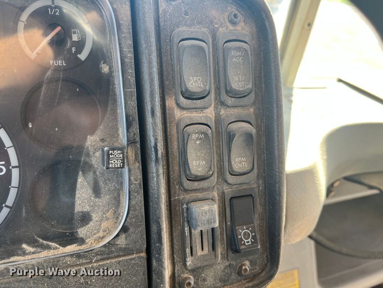 image for item MR9836 2005 Thomas Built  school bus