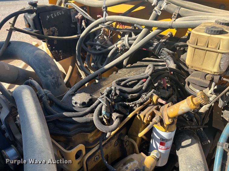 image for item MR9836 2005 Thomas Built  school bus