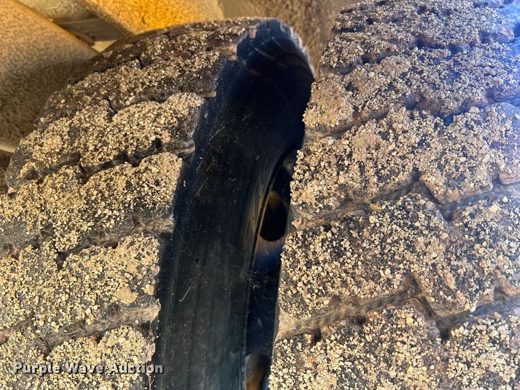 image for item MR9836 2005 Thomas Built  school bus