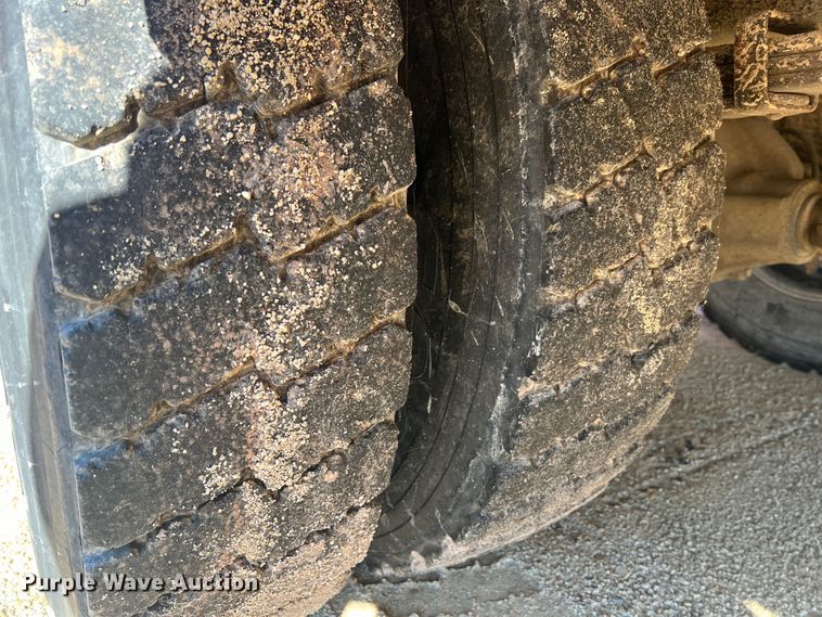 image for item MR9836 2005 Thomas Built  school bus