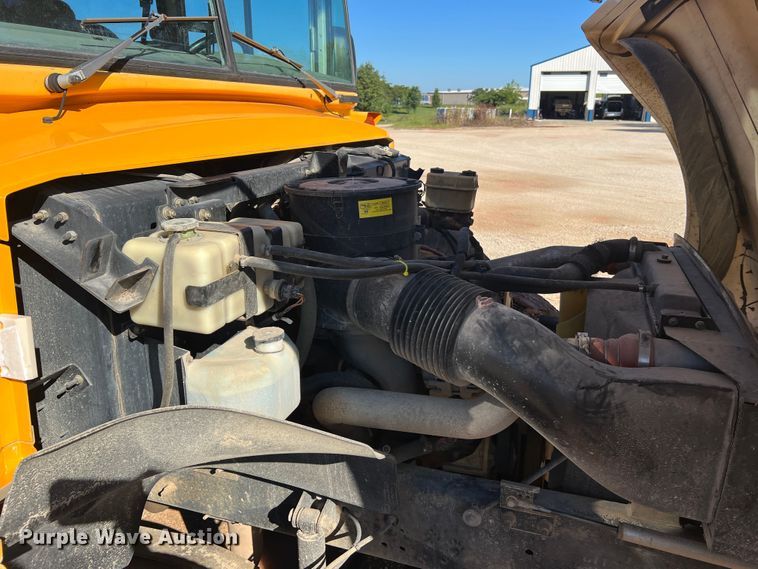 image for item MR9838 2005 Blue Bird Vision  school bus