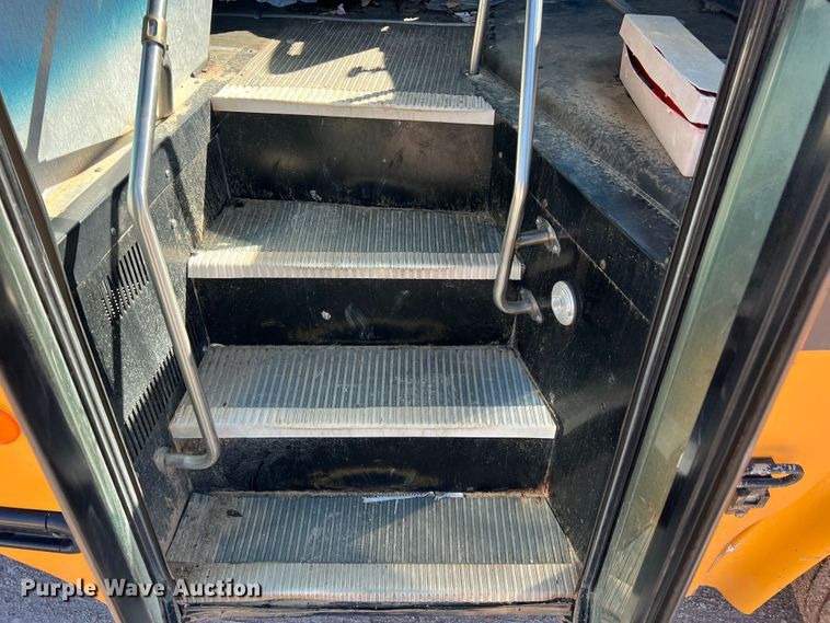 image for item MR9839 2009 Freightliner B2  school bus