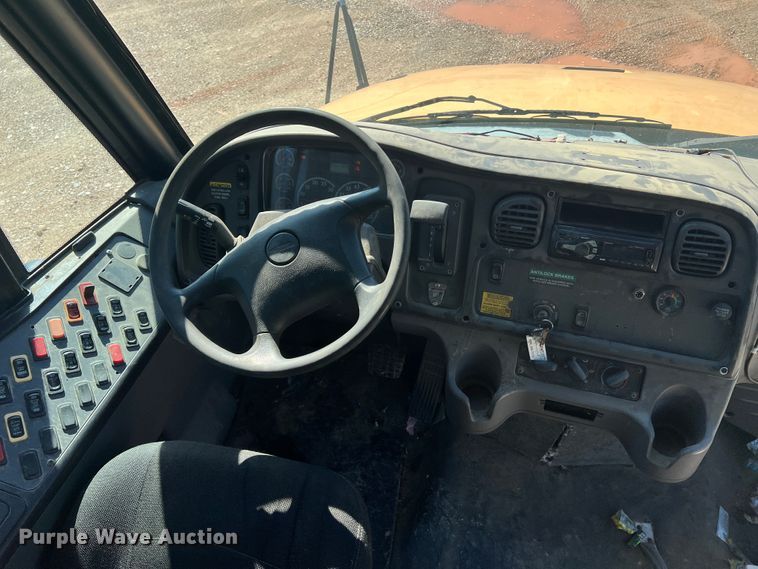 image for item MR9839 2009 Freightliner B2  school bus