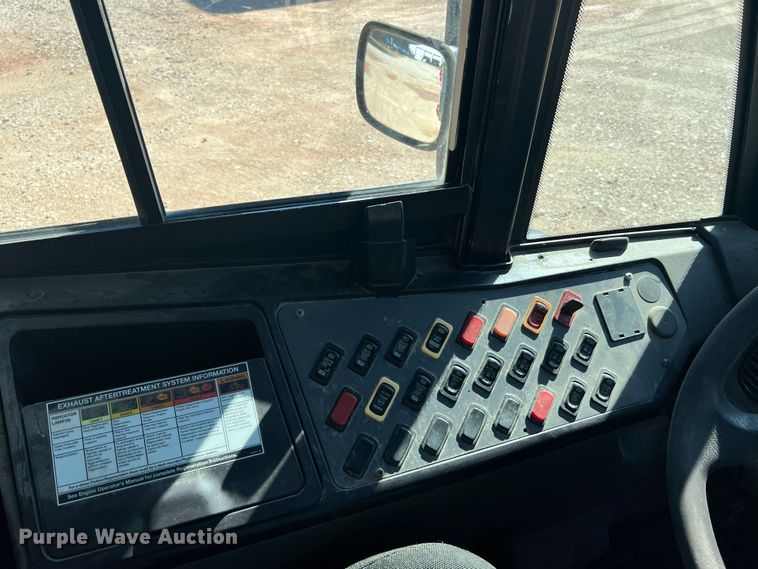 image for item MR9839 2009 Freightliner B2  school bus