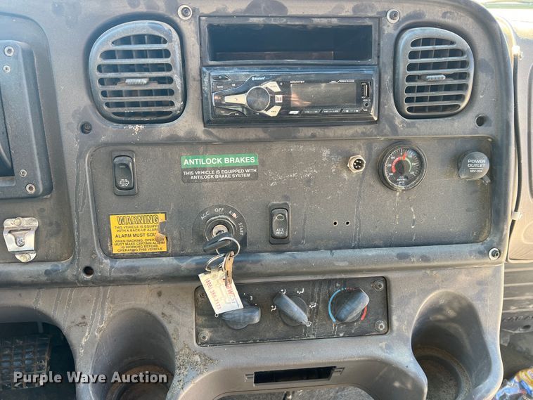 image for item MR9839 2009 Freightliner B2  school bus