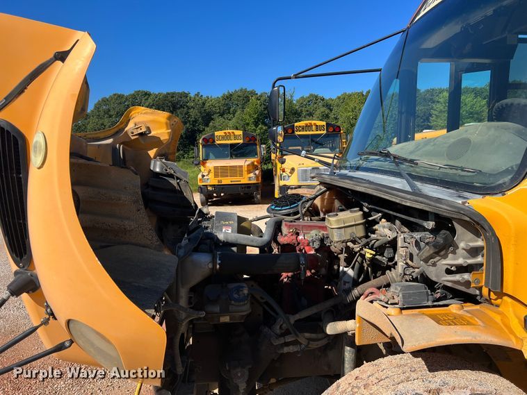 image for item MR9839 2009 Freightliner B2  school bus