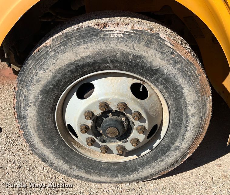 image for item MR9839 2009 Freightliner B2  school bus