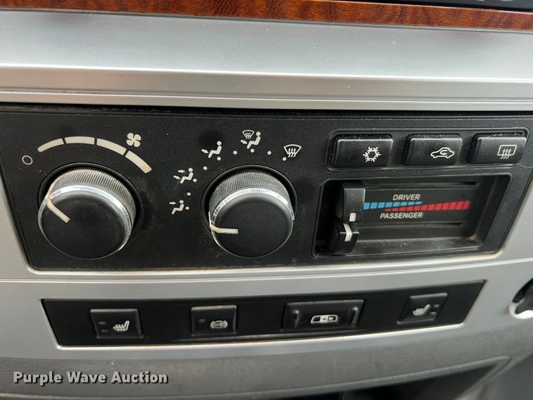 image for item MR9855 2007 Dodge Ram 3500HD Laramie  Quad Cab tow truck