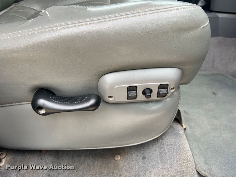 image for item MR9855 2007 Dodge Ram 3500HD Laramie  Quad Cab tow truck