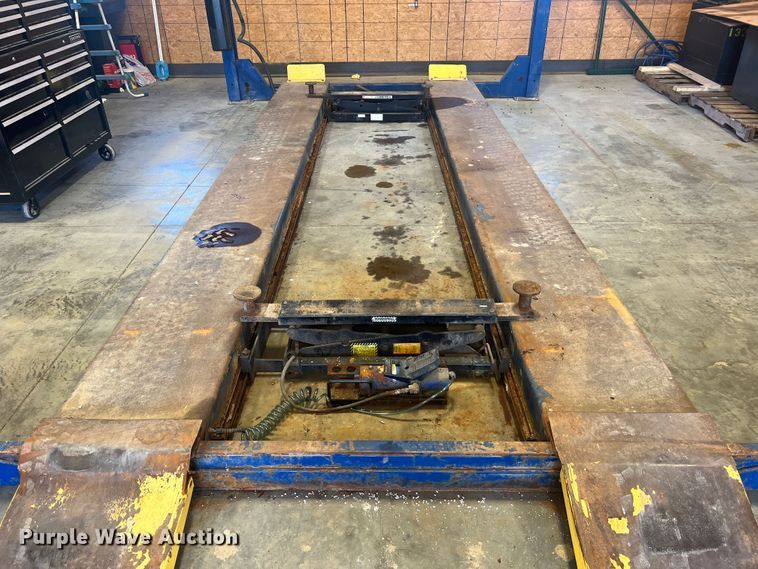 image for item MR9866 BendPak HDS-14  four post automotive lift