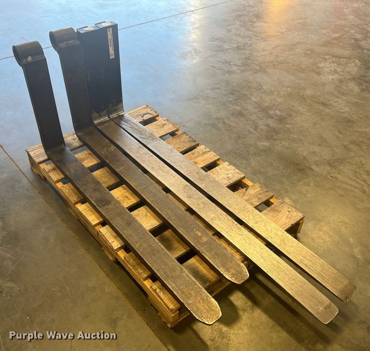 image for item MR9868 (2) sets of forks