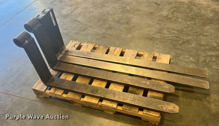 image for item MR9868 (2) sets of forks