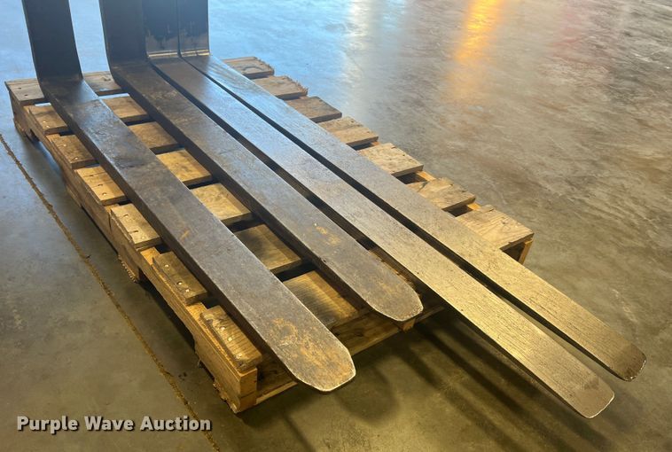 image for item MR9868 (2) sets of forks