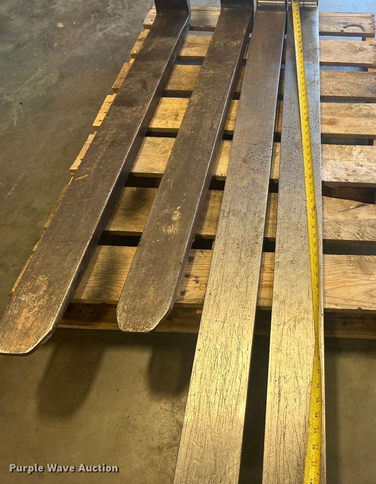 image for item MR9868 (2) sets of forks