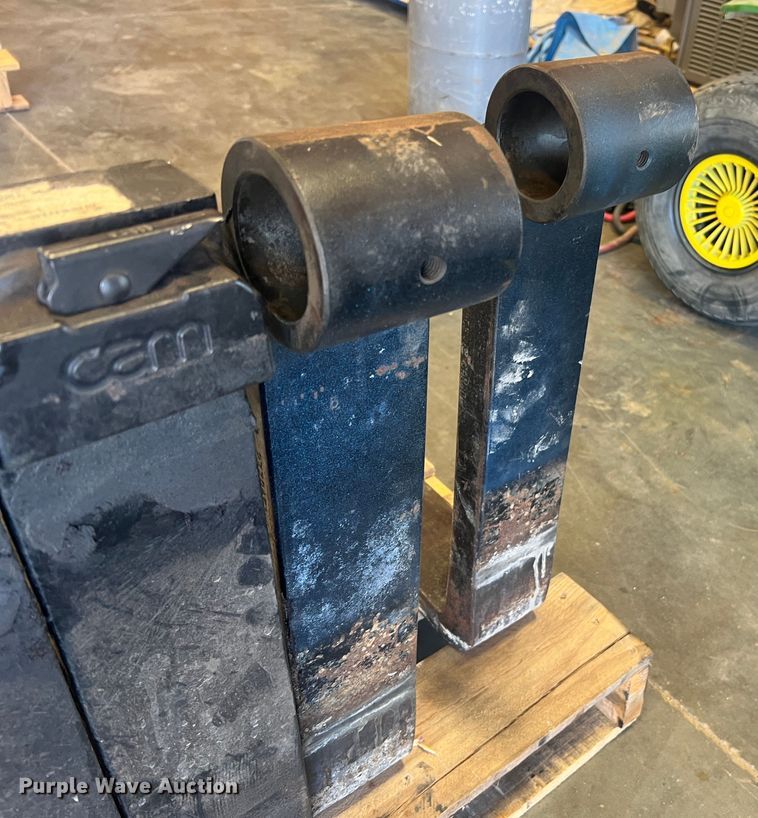 image for item MR9868 (2) sets of forks