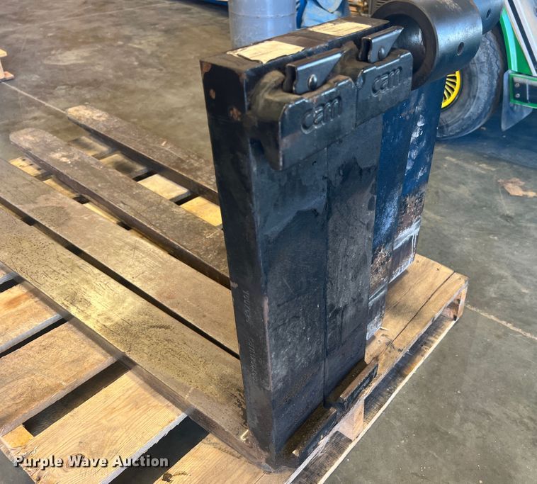 image for item MR9868 (2) sets of forks