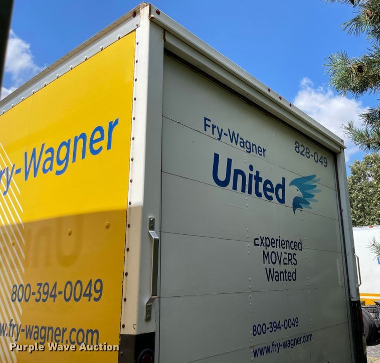 image for item MU9207 2011 Chevrolet Express G3500  box truck