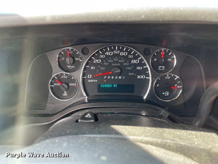 image for item MU9207 2011 Chevrolet Express G3500  box truck