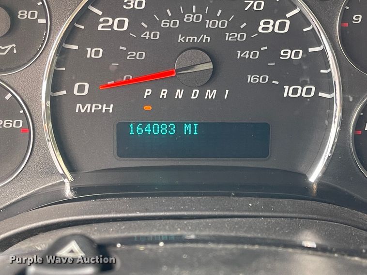 image for item MU9207 2011 Chevrolet Express G3500  box truck