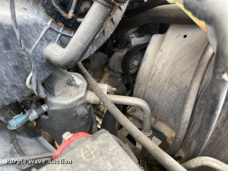 image for item MU9207 2011 Chevrolet Express G3500  box truck