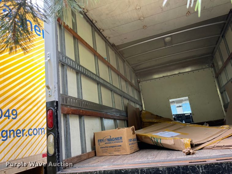 image for item MU9207 2011 Chevrolet Express G3500  box truck