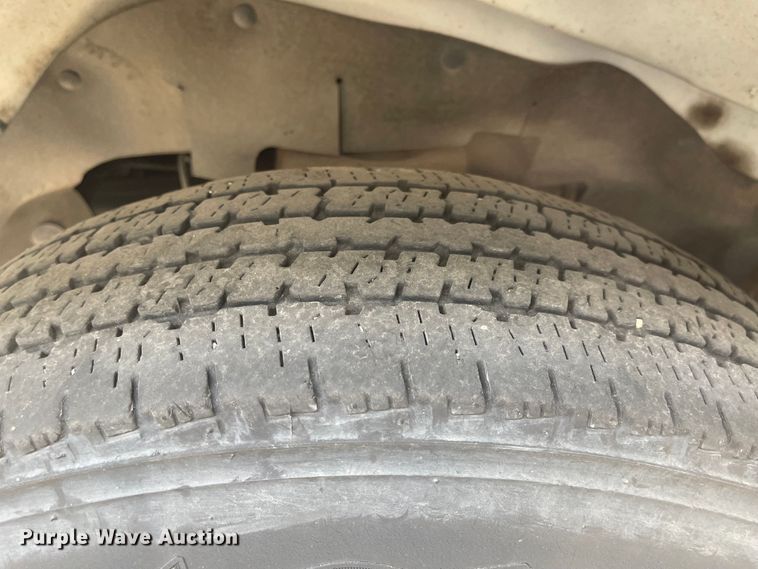 image for item MU9207 2011 Chevrolet Express G3500  box truck