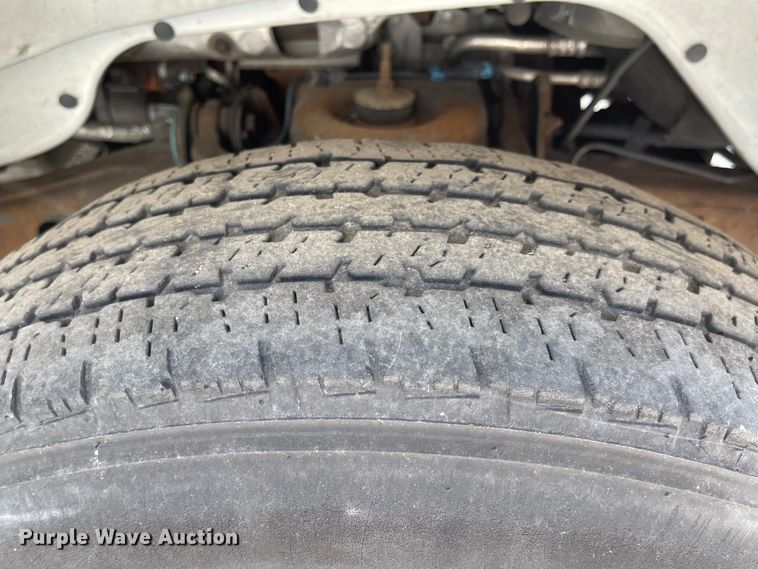 image for item MU9207 2011 Chevrolet Express G3500  box truck