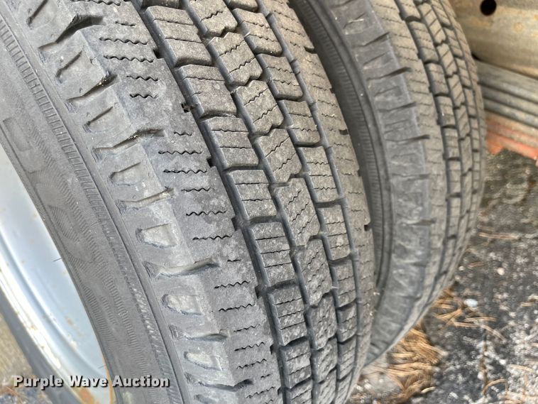 image for item MU9207 2011 Chevrolet Express G3500  box truck