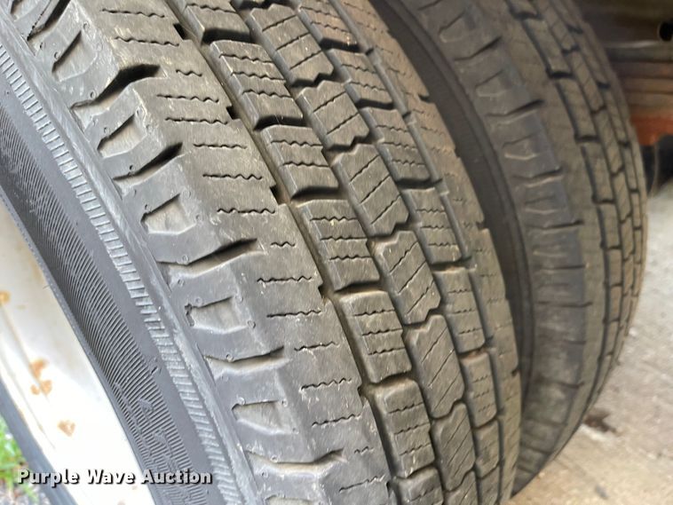 image for item MU9207 2011 Chevrolet Express G3500  box truck