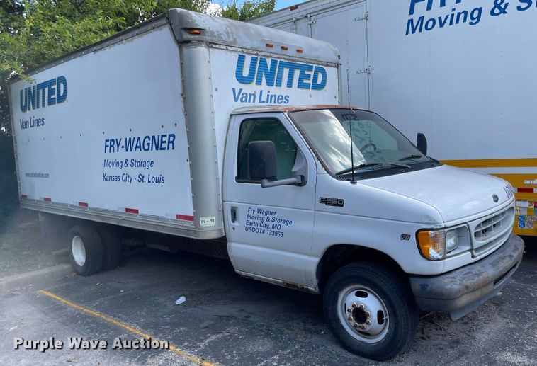 image for item MU9208 2002 Ford E350 Super Duty  box truck