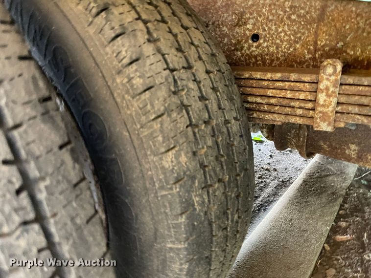 image for item MU9208 2002 Ford E350 Super Duty  box truck