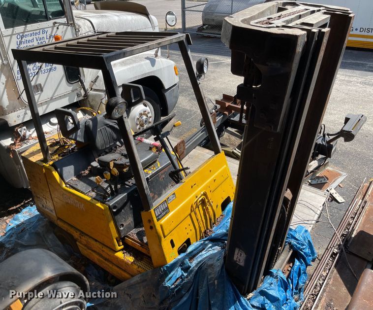 image for item MU9213 Clark GCS30MB  forklift