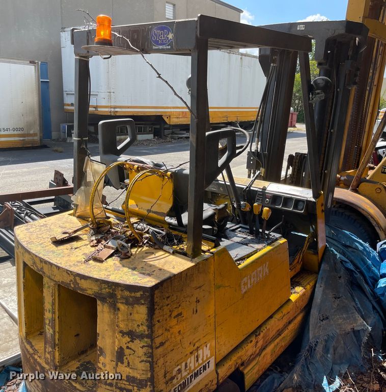 image for item MU9213 Clark GCS30MB  forklift