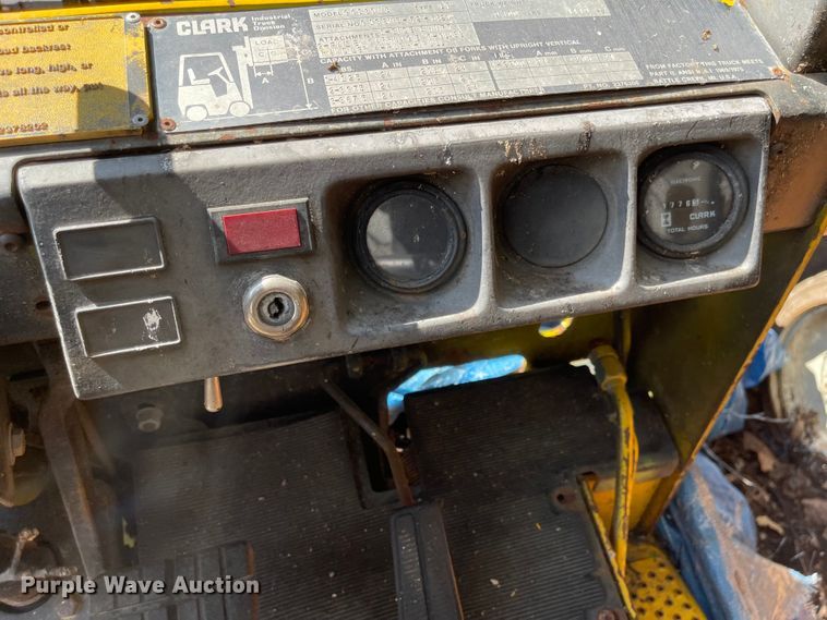 image for item MU9213 Clark GCS30MB  forklift