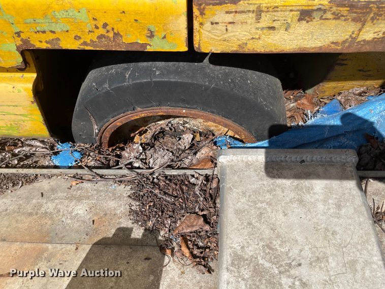 image for item MU9213 Clark GCS30MB  forklift