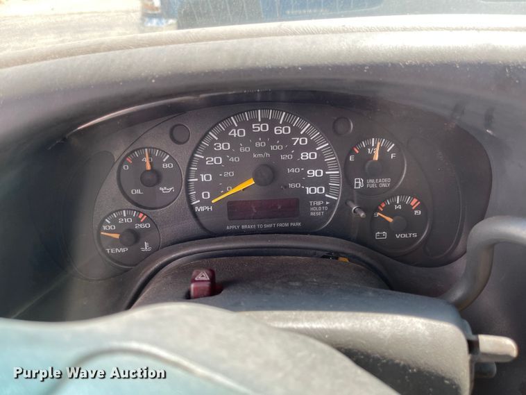 image for item MU9219 1999 GMC G3500  box truck