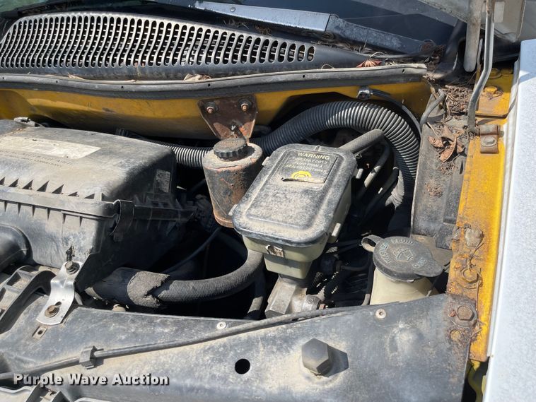 image for item MU9219 1999 GMC G3500  box truck