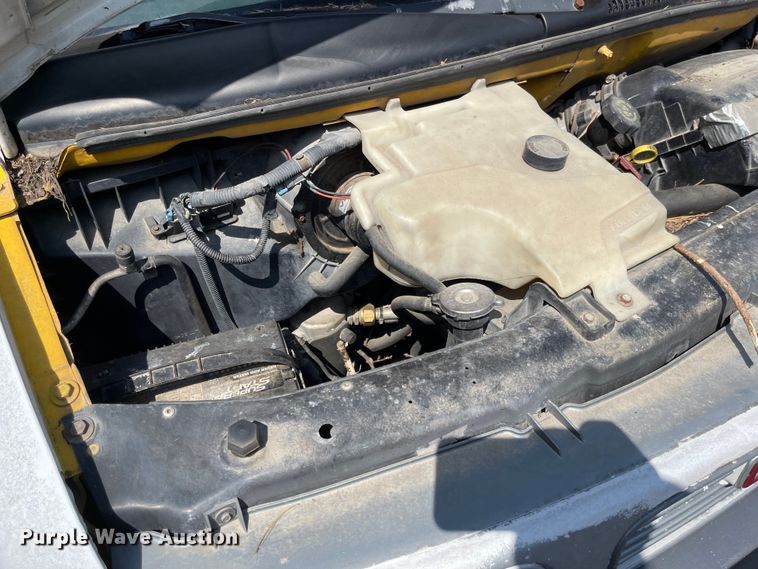 image for item MU9219 1999 GMC G3500  box truck