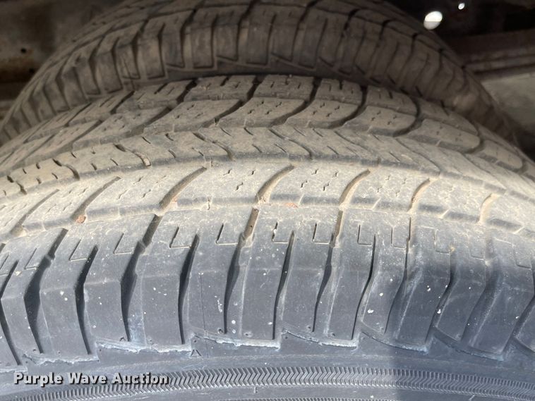 image for item MU9219 1999 GMC G3500  box truck