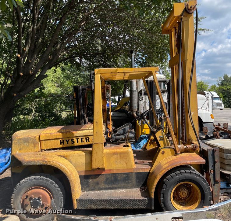 image for item MU9221 Hyster Challenger 110  forklift