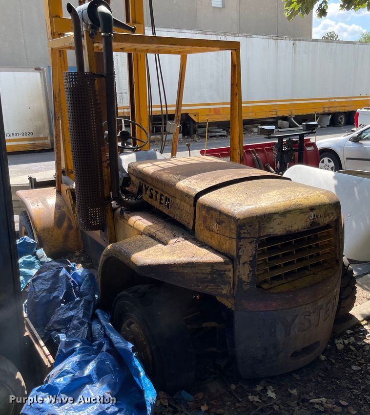 image for item MU9221 Hyster Challenger 110  forklift