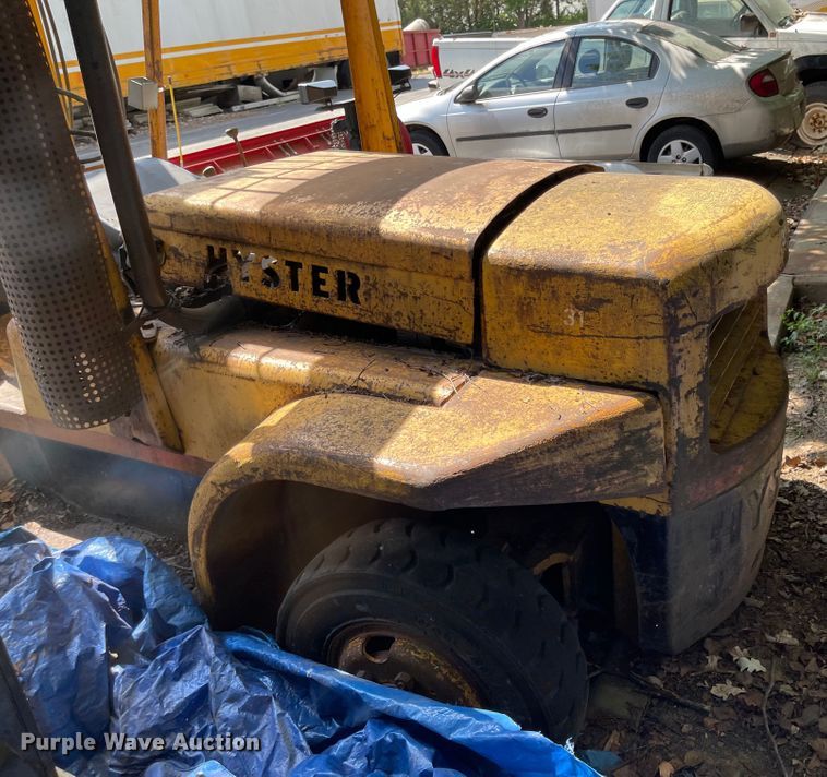 image for item MU9221 Hyster Challenger 110  forklift