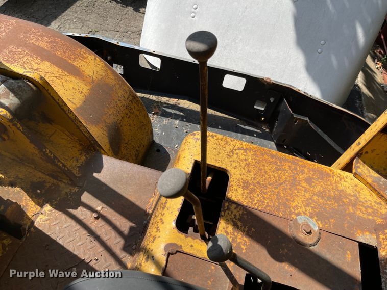 image for item MU9221 Hyster Challenger 110  forklift