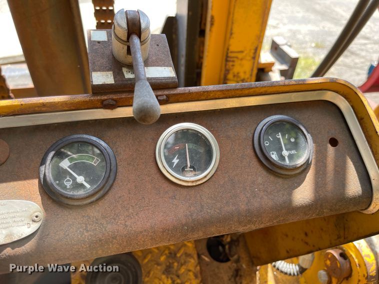 image for item MU9221 Hyster Challenger 110  forklift