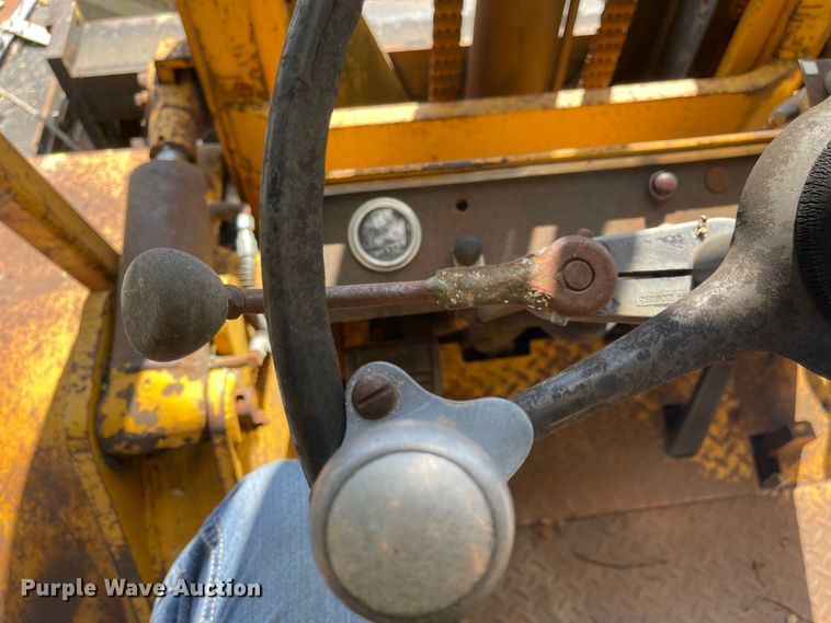 image for item MU9221 Hyster Challenger 110  forklift