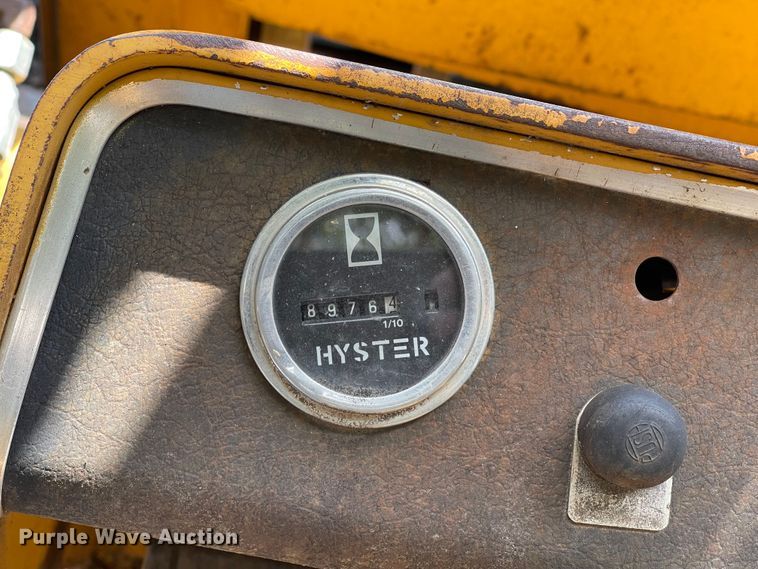 image for item MU9221 Hyster Challenger 110  forklift