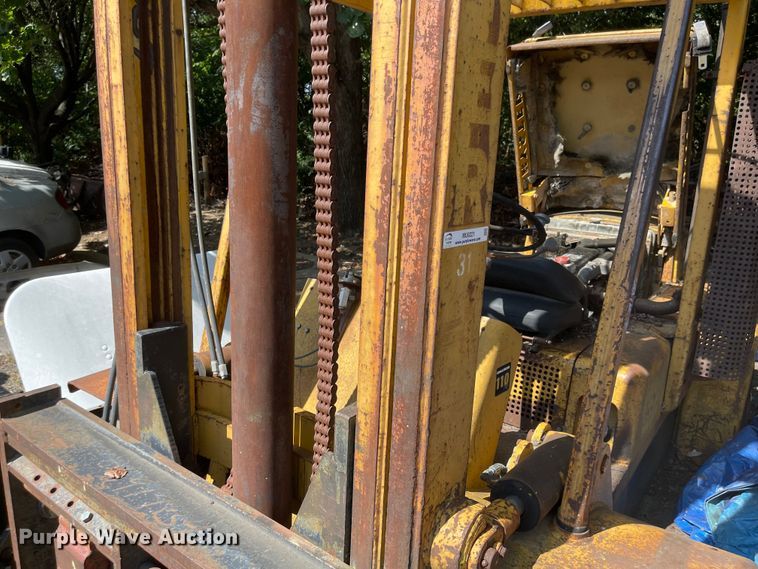 image for item MU9221 Hyster Challenger 110  forklift