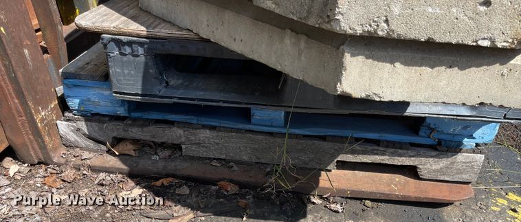 image for item MU9221 Hyster Challenger 110  forklift