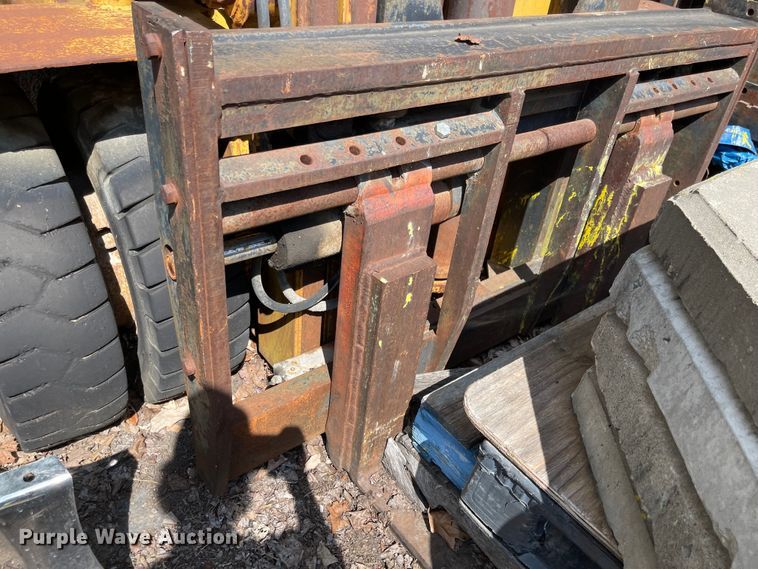 image for item MU9221 Hyster Challenger 110  forklift