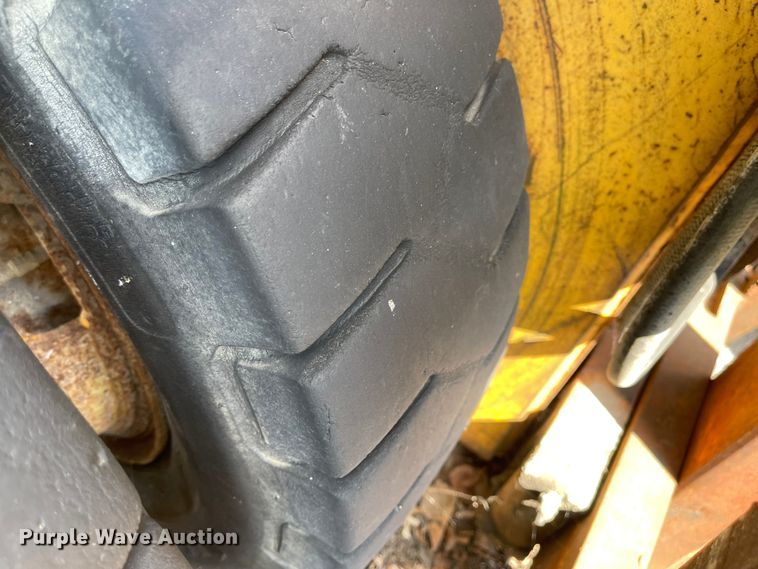 image for item MU9221 Hyster Challenger 110  forklift